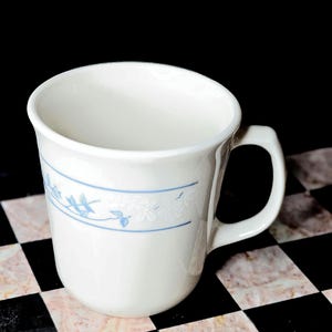 Vintage Corning USA Corelle Livingware 10 Oz Coffee Cup Microwave Safe First of Spring Design Blue