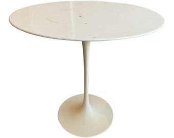 1960s Authentic Vintage Knoll White Marble Top Eero Saarinen Oval Tulip Side Table MCM Mid Century Modern