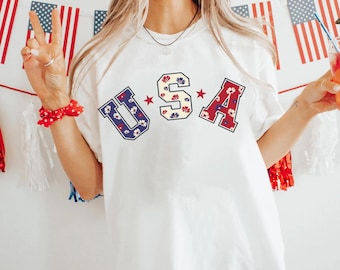 Retro Flower USA Comfort Colors Shirt, Floral American T-shirt, Happy 4Th Of July, America Independence Day, Patriotic Gifts, USA Freedom