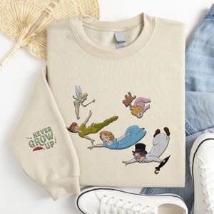 Geborduurd retro Peter Pan Never Grow Up-sweater, Disney Peter Pan Wendy Tinker Bell-trui, outfit Disneyworld Trip 2026, cadeau voor kind afbeelding 2