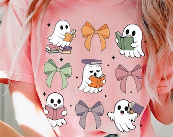 Cute Ghost Reading Book Coquette Bow T-shirt, Halloween Girly Ghost Gift Shirt, Funny Book Lover Halloween Tee, Spooky Season Outfit