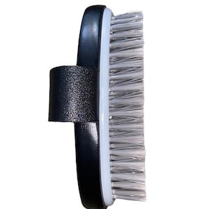Dry brush