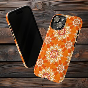 Mandala-inspirierte Handyhülle - robuster Schutz für Apple, Google, und Android Geräte von Prompt Design