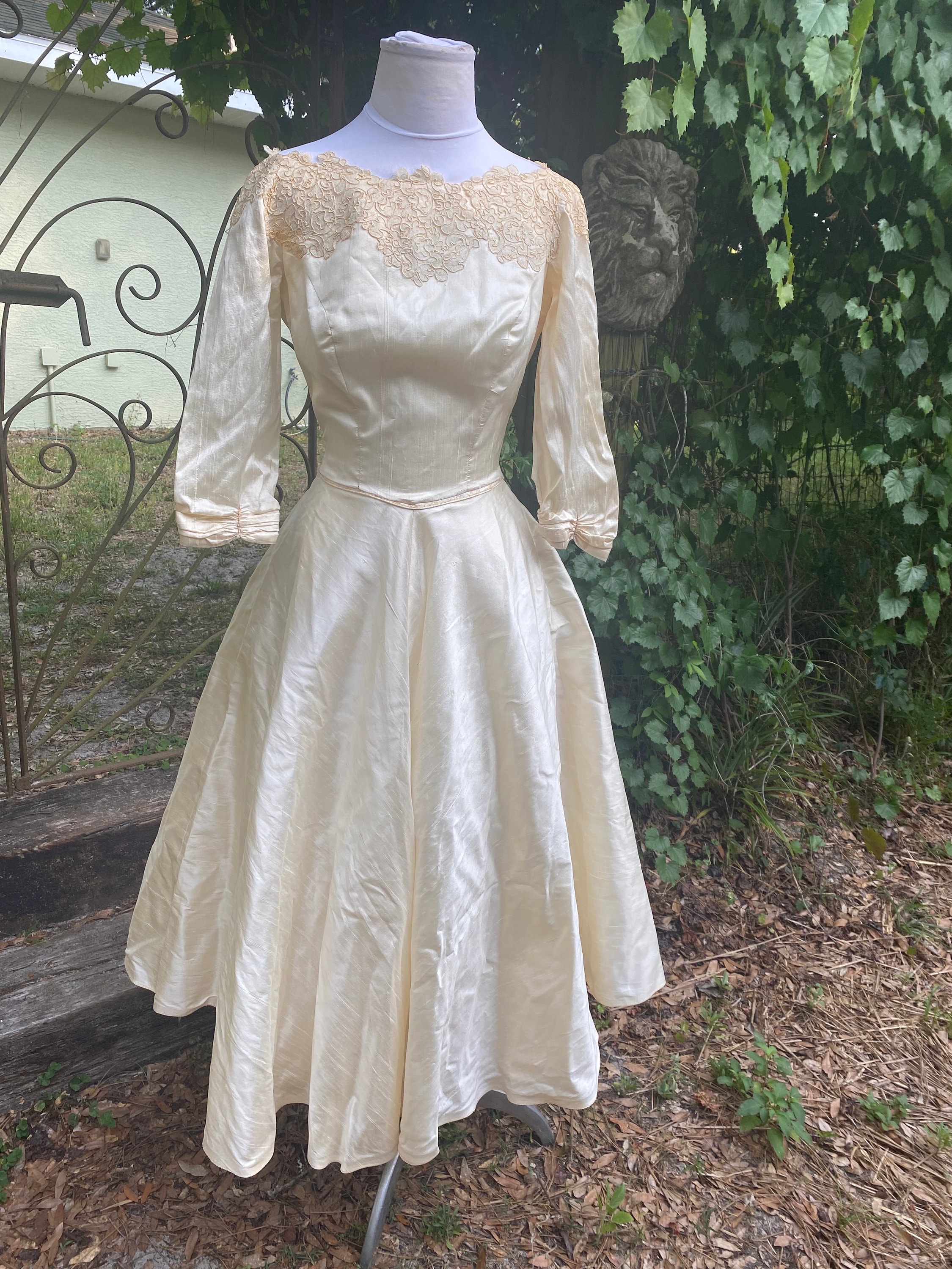 60s Wedding Dress off White Satin Lace XS 3/4 Sleeve Vintage Retro Made 60s Wedding Dress off White Satin Lace XS 3/4 Sleeve Vintage Retro Made