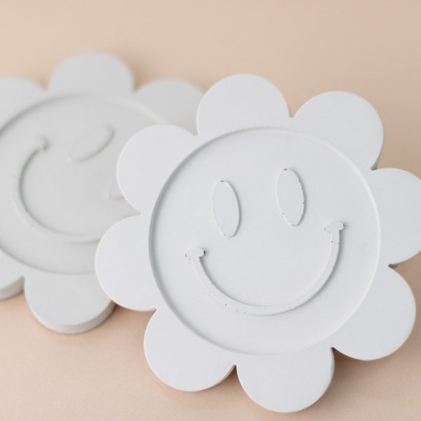 Happy Face Coaster| Cement Coaster| Vintage Flower Coaster| Smiley Face Flower Coaster| Happy Face Tray| Smiley Face Emoji Coaster