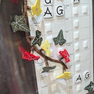 Magnetivy - English Ivy Fridge Magnet with Articulating Stems | ForgeCore licensed Home Kitchen Refrigerator Decor Ivy Vine Leafs Magnetic