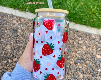 Strawberry Daisy 16oz Glass Cup Permanent Vinyl, Iced Coffee Cup, Tumbler, 20oz, Bamboo Lid & Straw, Strawberry Gifts, Cute Fruit Libbey Can