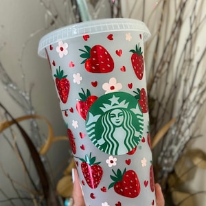 Strawberry Daisy Starbucks Cold Cup, Reusable Iced Coffee Cup, Starbucks Tumbler, 24 oz, Cute trendy cup