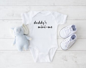 Daddy's Mini-me Baby Bodysuit, Soccer Player Baby and Daddy, Infant Baby Rib Bodysuit, Toddler cotton bodysuit, Soccerball,Baby showers gift