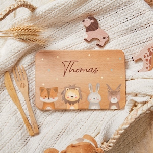 Benutzerdefinierte Baby-Ostern-Teller-Geschenk mit kindersicherem Holzmesser und gabel, personalisiertem Kinder-Speiseset, Holzbrett mit Namen, Kinderfütterungsset Bild 2