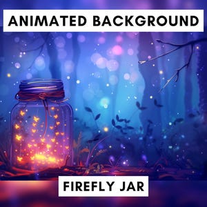 Può includere: Immagine di sfondo animata con un barattolo pieno di lucciole luminose in un ambiente forestale blu e viola. L'immagine presenta luci bokeh e il testo "ANIMATED BACKGROUND" e "FIREFLY JAR".