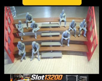 Pack 9 Personnages Assis STL - Spectateurs Tribune pour Slot Racing, Diorama Circuit 1/43 & 1/32 - Modèles 3D Haute Qualité