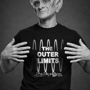 Outer Limits T-Shirt: Retro Sci-Fi TV Series, Episode "The Sixth Finger", David McCallum Fan