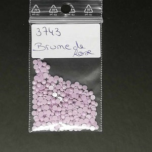 Diamonds DMC 3743 Pink purple parma mist of rosé, Bags of 200 round or square rhinestones beads for diamond embroidery diamond painting