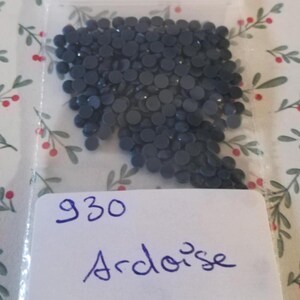 DMC 930 Slate Blue Grey Diamonds, Bags of 200 round or square rhinestones for diamond painting