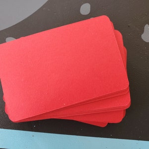 60 tarjetas en blanco tamaño bridge para notas, tarjetas de estudio, naipes personalizados, etc. Cartulina roja ligera de 65 lb