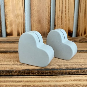 2er Set Herz Fotohalter / Platzkartenhalter / Memohalter aus Beton, Dekoration aus Beton, Betondekoration