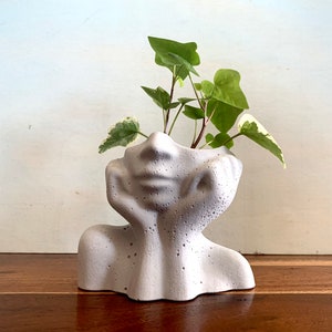 Small concrete flower pot head, vase, plant pot, decoration, sculpture, pen holder