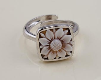 Anel quadrado com camafeu em prata 925 banhada a ródio, flor gravada à mão no estilo Torre del Greco, tamanho ajustável, joia artesanal para mulheres e meninas.