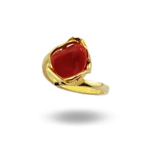 Adjustable women&#39;s ring in 925 silver, gold-plated or rhodium-plated, with a central real natural red coral from the Mediterranean, handcrafted jewel