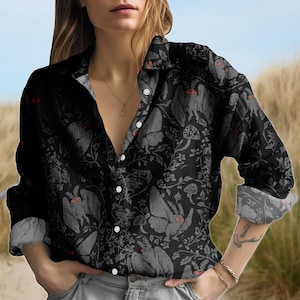 Chemise chemisier papillon gothique, chemise femme bouton insecte foncé, haut gothique pour femme, haut chemisier pour femme, idée cadeau effrayante
