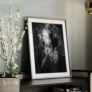 Poster in bianco e nero raffigurante un uomo che fuma / Arte classica vintage raffigurante una sigaretta / Decorazione murale dall'atmosfera misteriosa