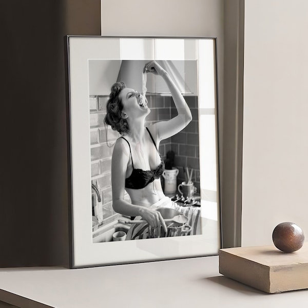 Vintage Bikini Girl Eating Spaghetti | Black and White Photography Woman Eating Pasta Printable Art | Italian Kitchen Art, Dolce vita |