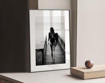 Stampa artistica Bikini Surf Girl n. 5 / Fotografia in bianco e nero