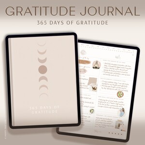 Puede incluir: Un planificador digital con una cubierta beige que presenta un diseño de fases lunares. El planificador está abierto en una página con un calendario y una sección para entradas diarias de gratitud. El texto "365 Days of Gratitude" se muestra en la cubierta.