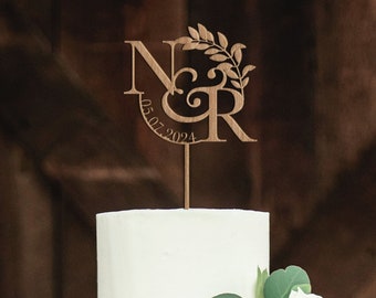 Topper de gâteau de mariage ou de fiançailles en bois avec une date et des initiales anniversaire personnalisé fiançailles décor en bois douche nuptiale