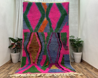 Handgeknüpfter marokkanischer Teppich: Leuchtendes Pink und Grün – Weicher Wollteppich