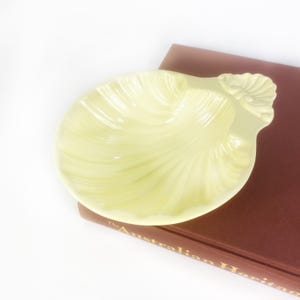 Muschelförmige Keramikschale oder Seifenschale I Vintage Ring oder Schmuckschale I Vintage Geschenk
