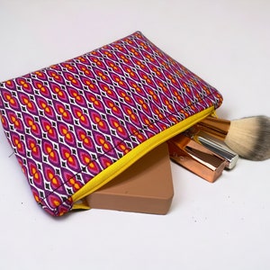 ピンクの幾何学模様の化粧バッグ：パッド入りコスメ＆ペンケース