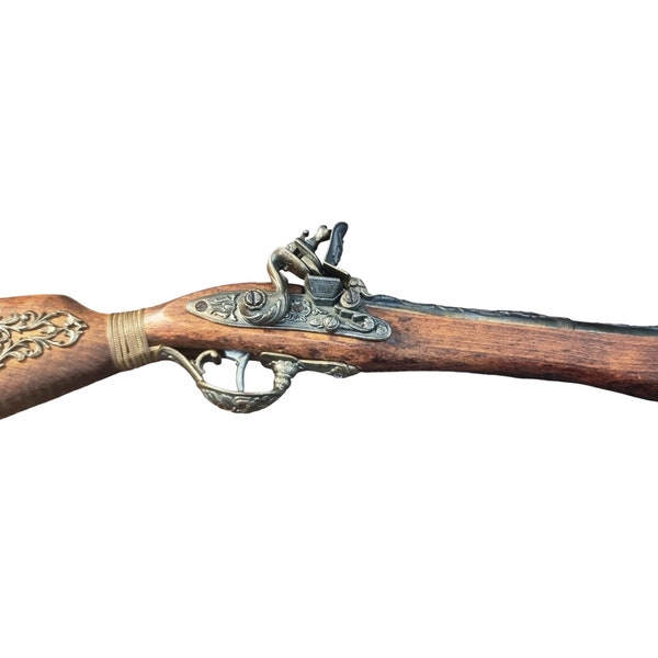 Beautiful antique and rare REPLICA DECORATIVE Flintlock Pistool