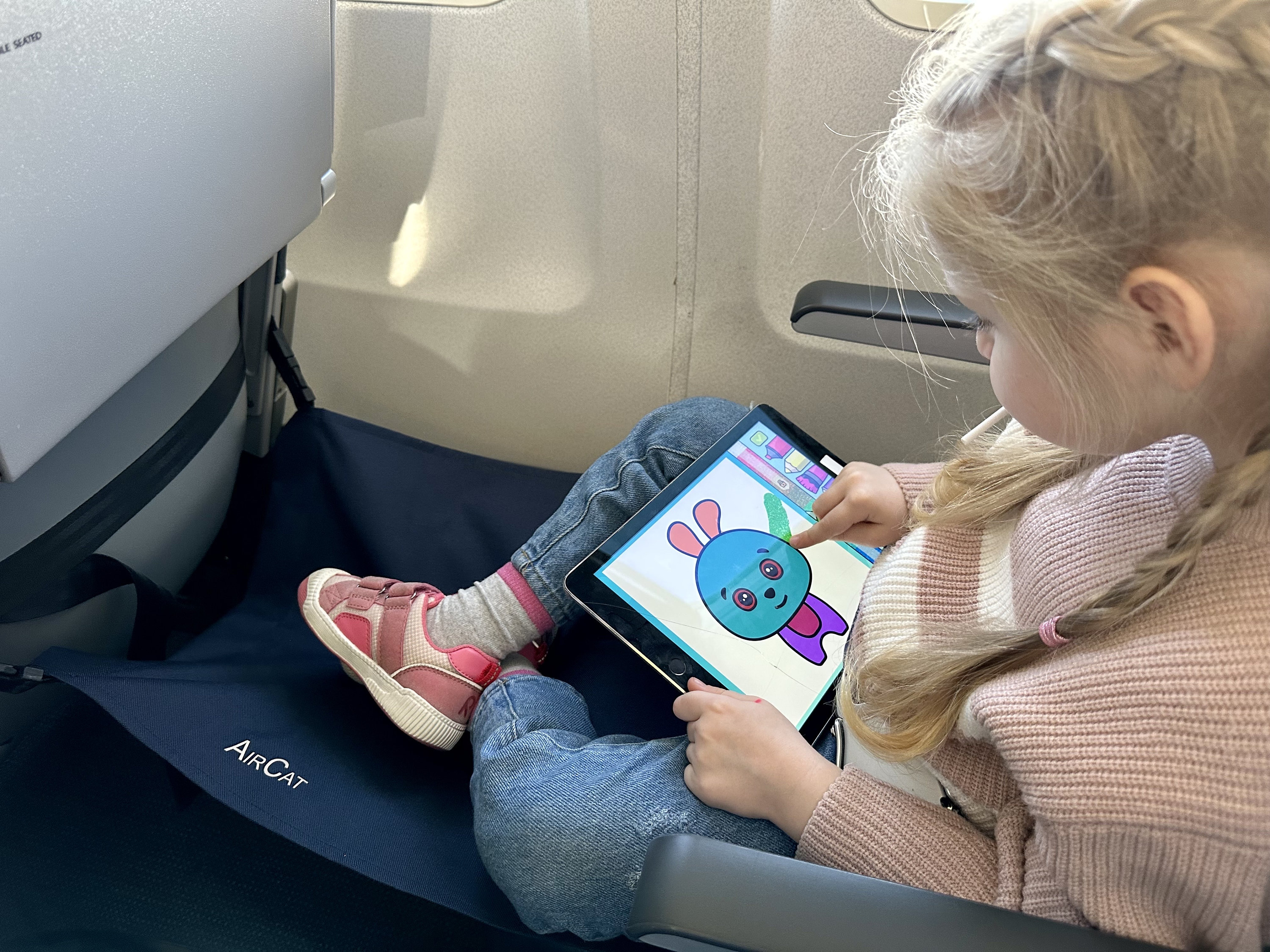 DYHQQ Flugzeug Sitzverlängerung für Kinder, tragbare Reise Flugzeug  Fußstütze, Baby Flugzeug Bett mit Seitentaschen, Flying Travel Essentials  mit erweiterten Bereich 11×4,7 in für : : Baby