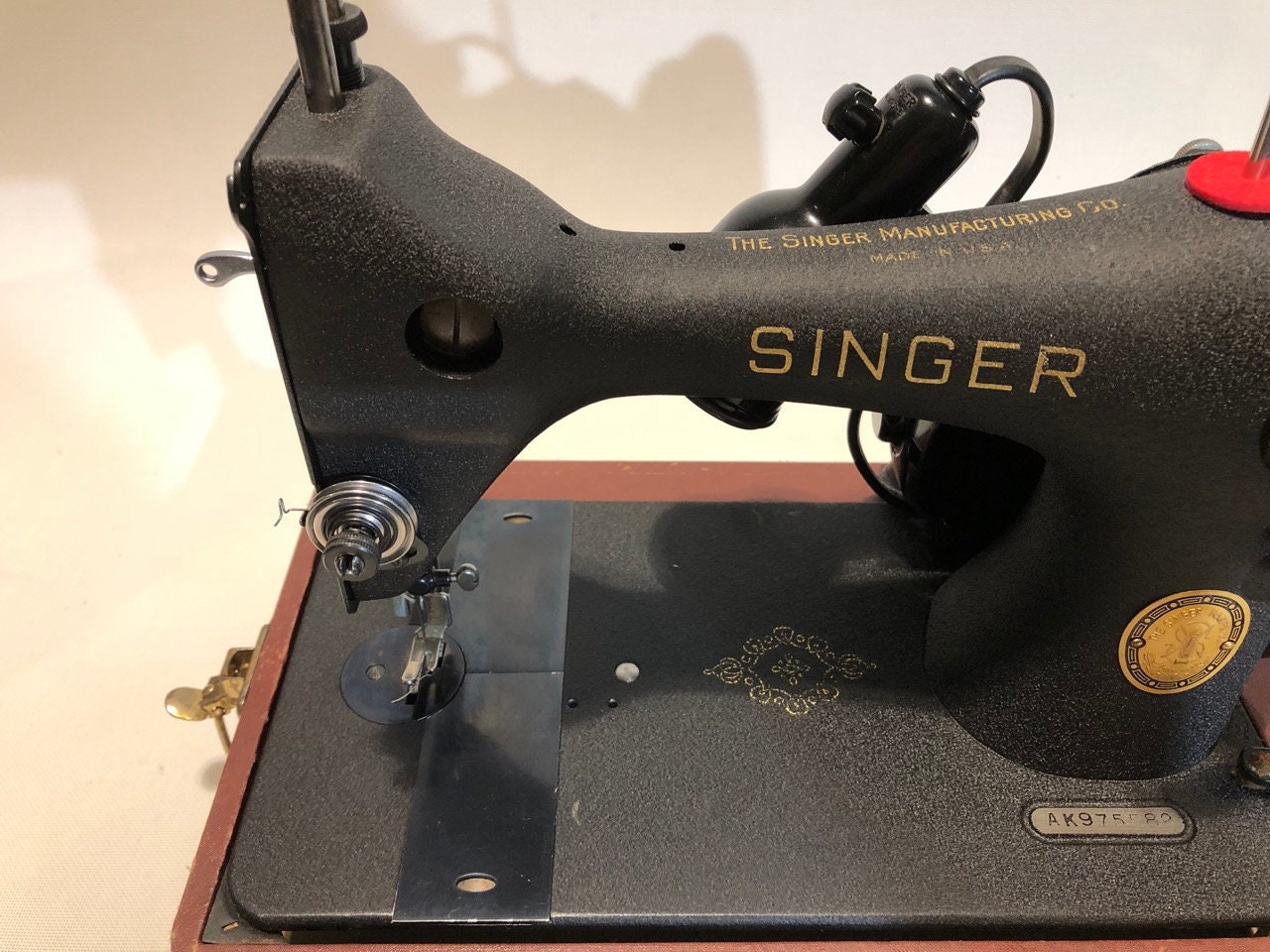 Very Nice Vintage 1952 Singer 128 Crinkle/godzilla Blackside