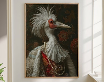Könnte beinhalten: Ein gerahmtes Gemälde eines weißen Kronenkranichs, der eine rot-goldene Jacke und eine Perlenkette trägt. Der Kranich ist vor einem dunkelgrünen Hintergrund mit floralen Mustern platziert.