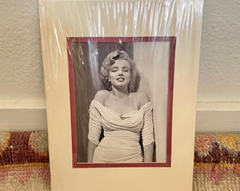 Marilyn Monroe Wall Art – Vintage Black and White Photo Print – Retro Hollywood Glamour Poster – Classic Movie Star Portrait- Old Hollywood