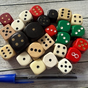 25 Vintage Würfel Vintage Würfel alle Arten von Größe und Farbe, Würfelset für Spiele, Lucky Dip.