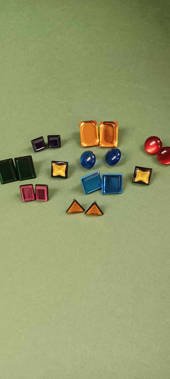 9 pair plastic 80s/90s earrings