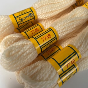 Vintage Wool Tapestry Yarn - Laine Divisible FLORALIA DMC - 7746 - Pale Orange Cream -Needlepoint, Embroidery - 100% Wool Made in USA