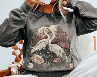 Vintage Japanese Heron Sweatshirt Asian Bird Boho Crane Shirt Chinese Retro Japan Traditional Art Animal Sweater Floral Water Lily Top