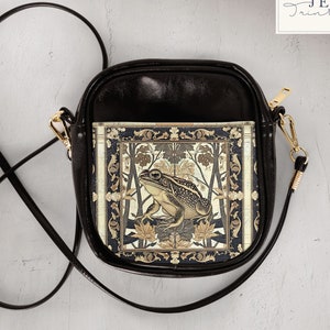 Vintage VIctorian Cottagecore Toad Sling Bag Retro Golden Frog Crossbody Purse Art Nouveau Shoulder Bag Goblincore Amphibian Gift Boho Art