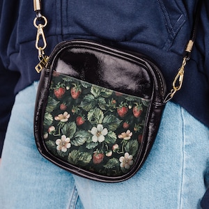 Strawberry Field Sling Bag Leafs Nature Fruit Shoulder Bag Watercolor Art Food Small Satchel Cottagecore Boho Vintage Crossbody Bag Floral