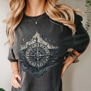 Viking Compass Vegvisir TShirt Vintage Norse Shirt Celtic Nordic Nature Sea WaterTop Mythical Antique Clothing Mystical vacation sport