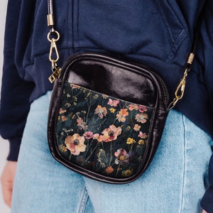 Watercolor Dried Poppies Art Sling Bag Spring Floral Summer Wildflower Crossbody Purse Nature Poppy Flower Botanical Nature Small Shoulder