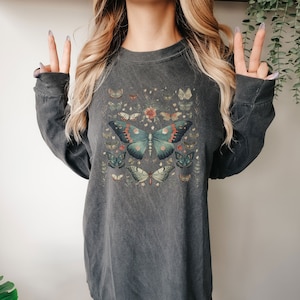Vintage Trendy Nature Witch Butterflies Long Sleeve Tshirt Fall Cottagecore Goblincore Gothic Moth Light Sweatshirt Whimsigoth Retro Fashion