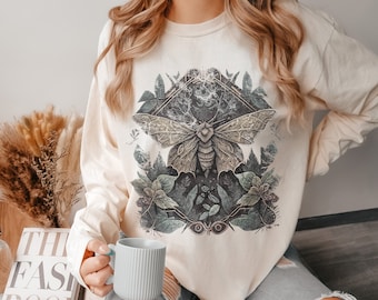 Vintage Moth Long Sleeve Tshirt Cottagecore witchy Shirt Aesthetic Gothic Fairygrunge Shirt Dark Academia Yoga Top Aesthetic Gothic Nature