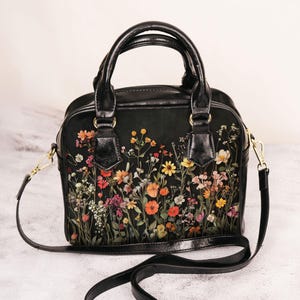 Dried Pressed Wildflowers Boho Shoulder Handbag Floral Botanical Crossbody Bag Green Nature Spring Blooms Purse Flower Gift Gardening Nature