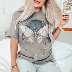 Vintage Boho Dreamy Luna Moth Tshirt Celestial Charms Lunar White Moth Shirt Moon Stars Tee Botanical Floral Star Top White Butterfly Wings